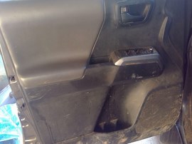 2017 TOYOTA TACOMA, SR5, GRAY, CREW CAB, 3.5L, AT, 4WD.  Z25937